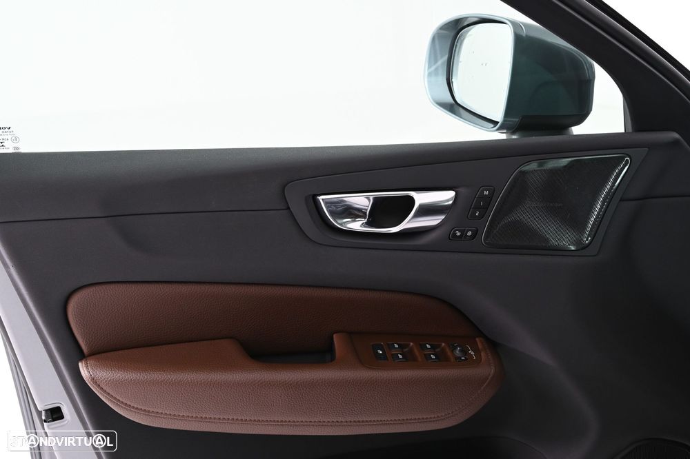 Volvo XC 60 2.0 T8 PHEV Inscription AWD - 26