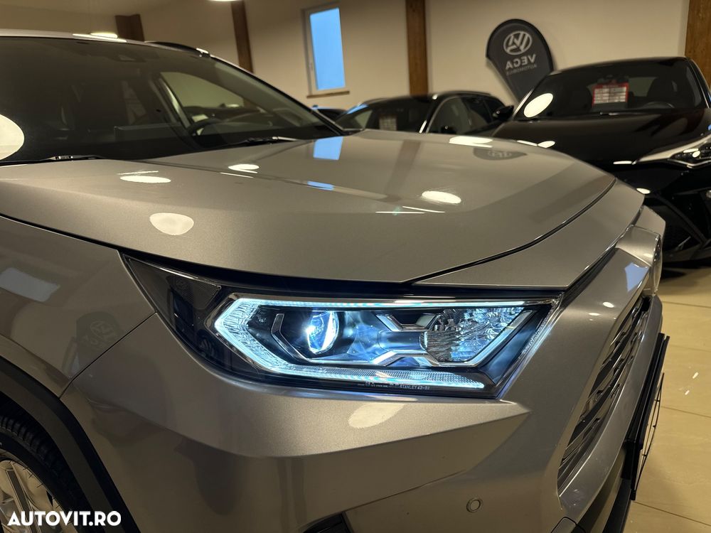 Toyota RAV4 2.5 4x4 Hybrid Team Deutschland - 31