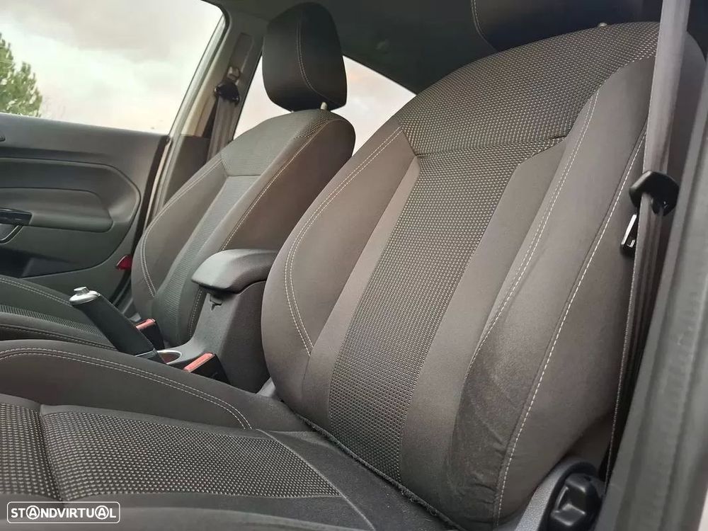 Ford Fiesta 1.0 Ti-VCT Titanium - 34