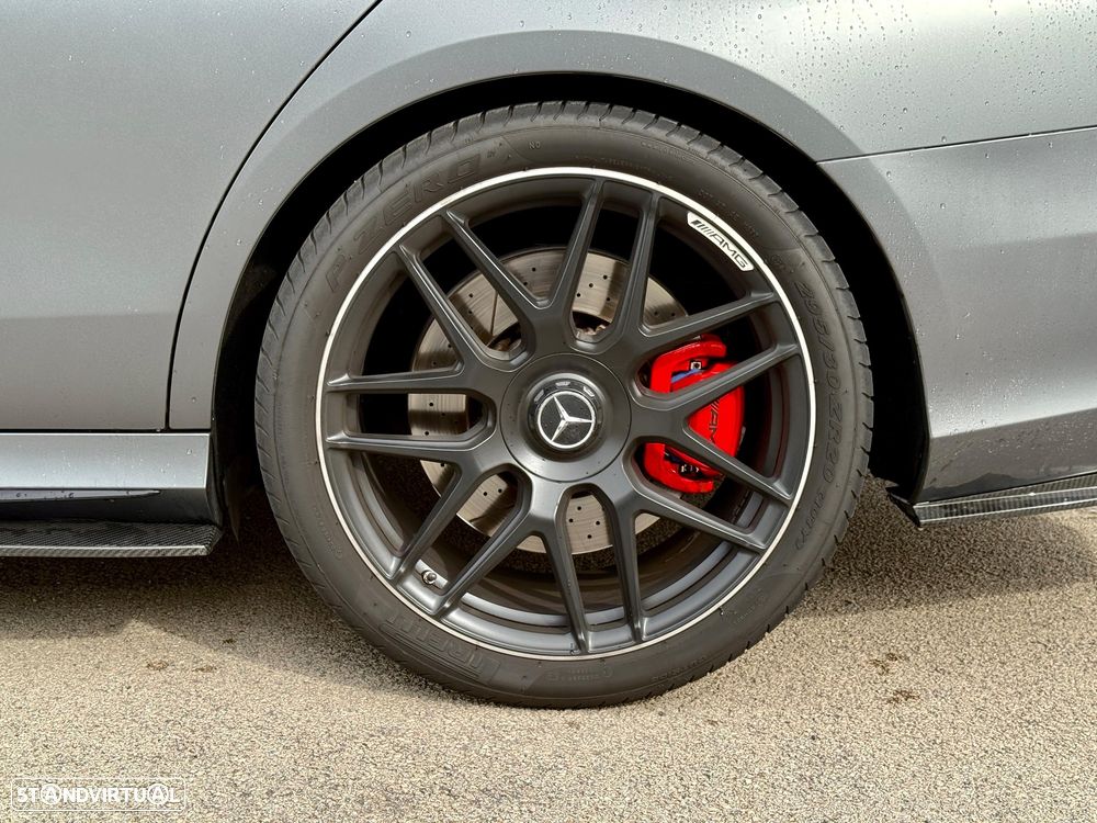 Mercedes-Benz E 63 AMG S 4-Matic+ - 23