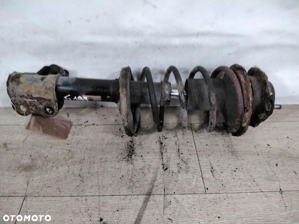 toyota avensis t22 mcperson prawy - 2