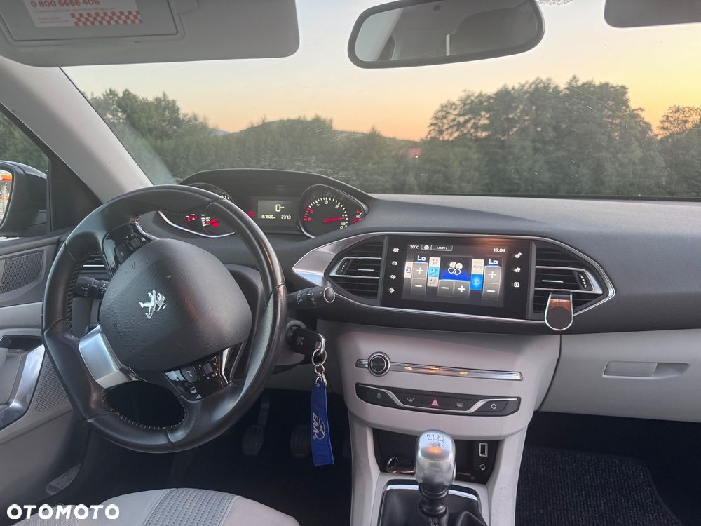 Peugeot 308 1.6 e-HDi Style STT - 9