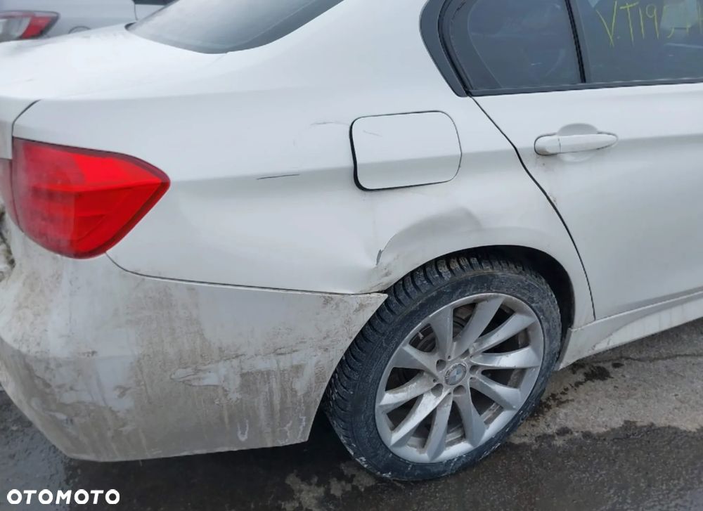 BMW Seria 3 328i xDrive - 10