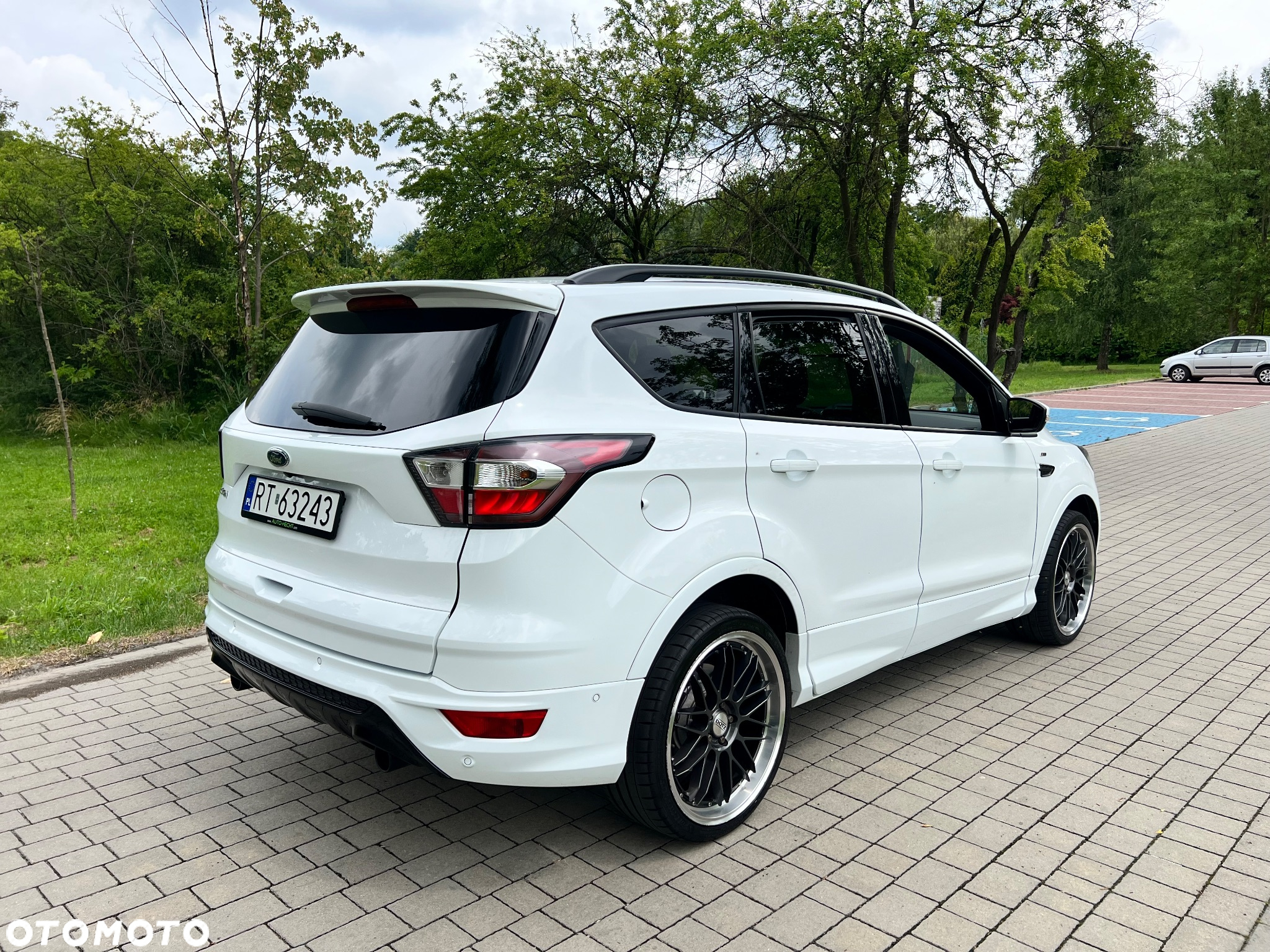 Ford Kuga 2.0 TDCi FWD ST-Line - 6