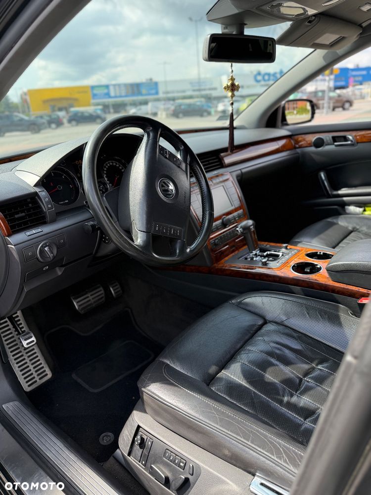 Volkswagen Phaeton - 7