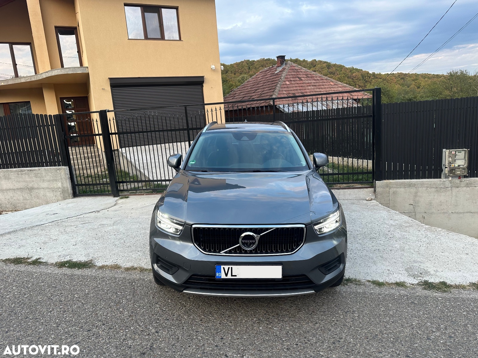 Volvo XC 40 D3 AWD Momentum Pro - 2