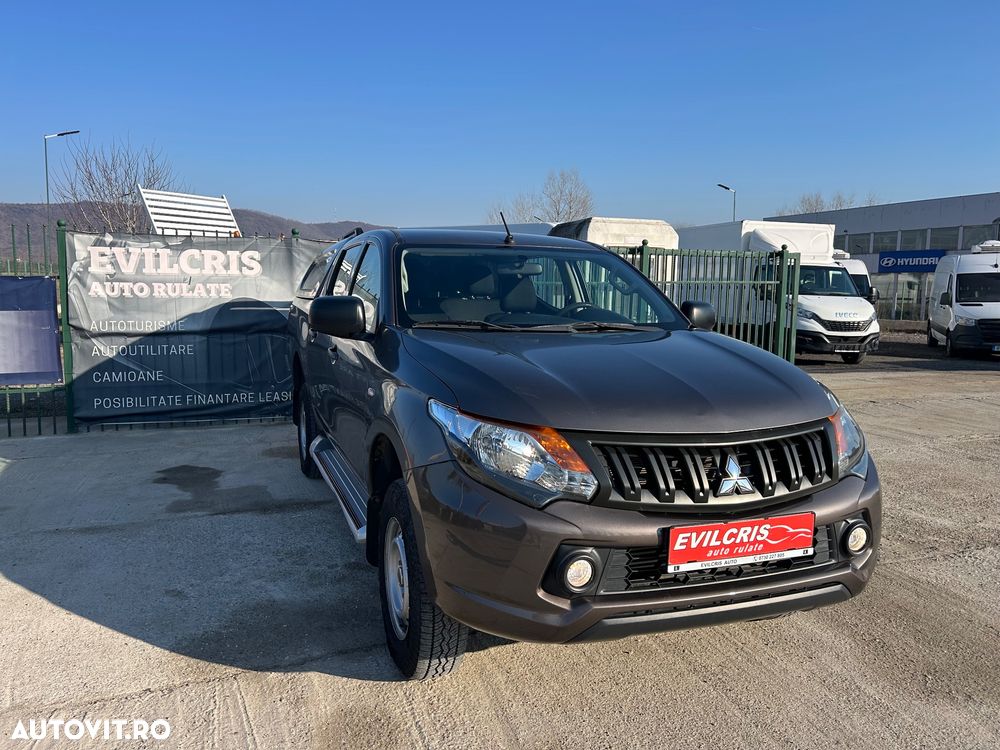 Mitsubishi L200 Double Cab 2.4 DI-D M/T Intense - 26