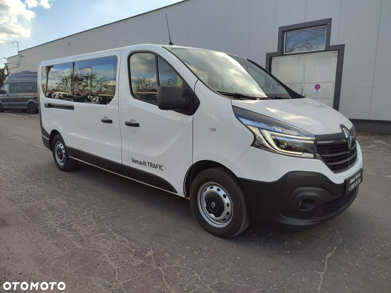 Renault Trafic Grand SpaceClass 2.0 dCi EDC - 32