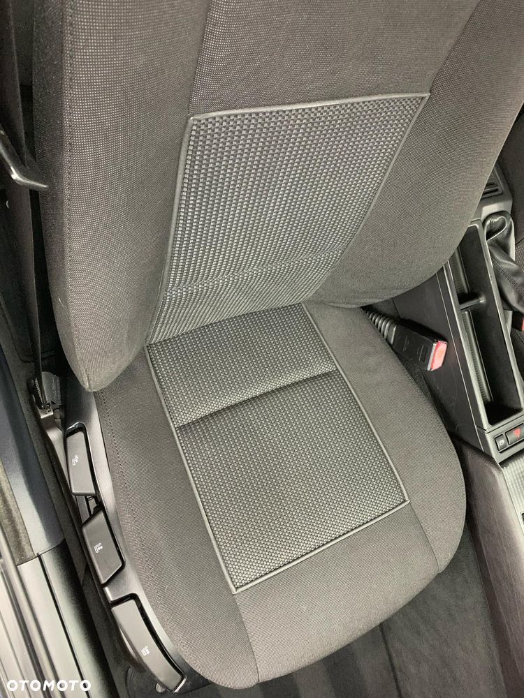 BMW Seria 3 318i - 9