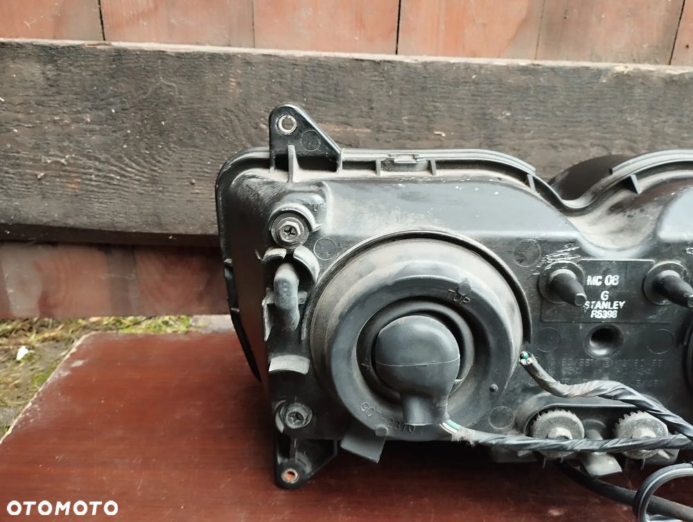 Honda Varadero 1000 XL 1000 SD01 reflektor lampa przód - 8