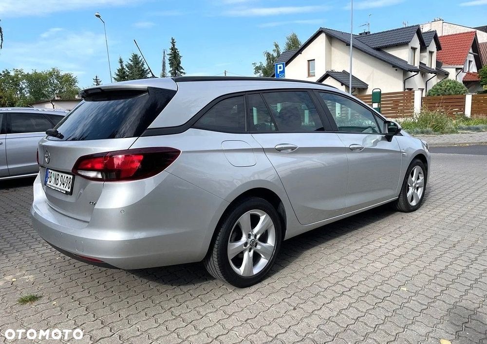 Opel Astra 1.6 D Start/Stop Dynamic - 2