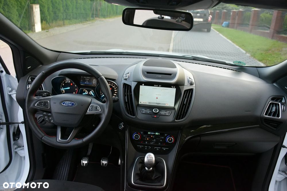 Ford Kuga 1.5 EcoBoost 2x4 Titanium - 16