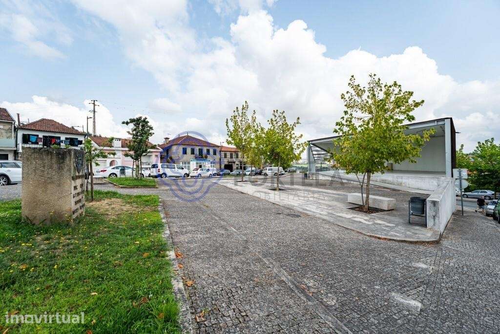 Moradia em Granito T3 com loja por baixo e terreno. - Grande imagem: 2/29