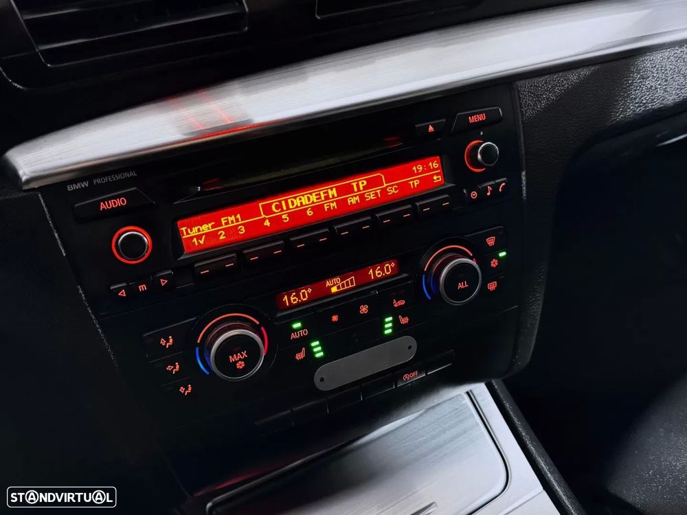 BMW 118 d Pack M - 17