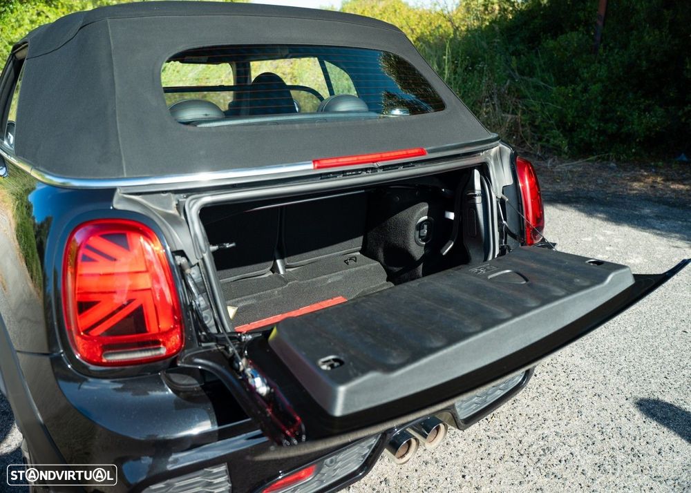 MINI Cabrio John Cooper Works Auto Desportiva - 35