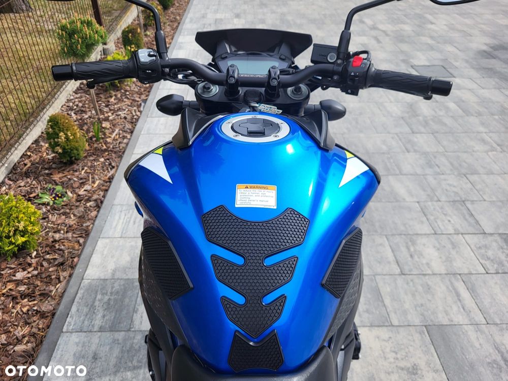Suzuki GSX - 24