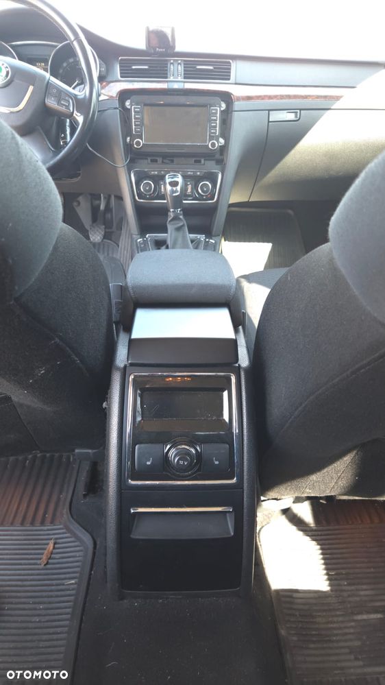 Skoda Superb 2.0 TDI Elegance - 9