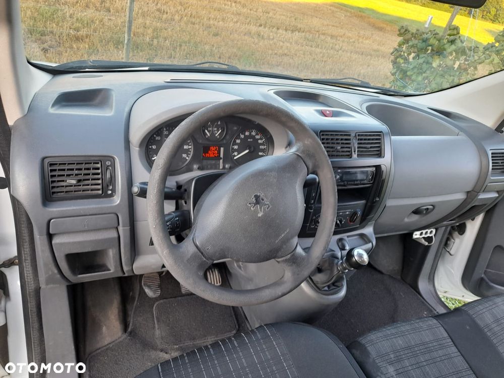 Peugeot Expert - 8