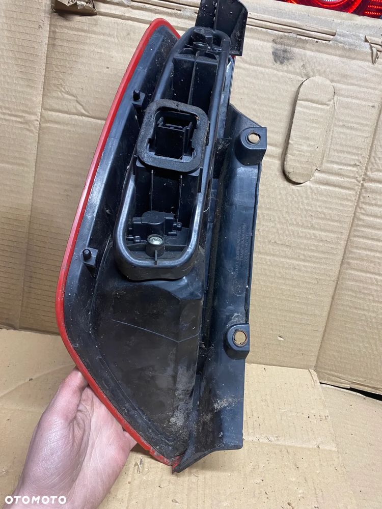 LAMPA TYLNA PRAWA FIAT GRANDE PUNTO 27460202 51701590 - 5