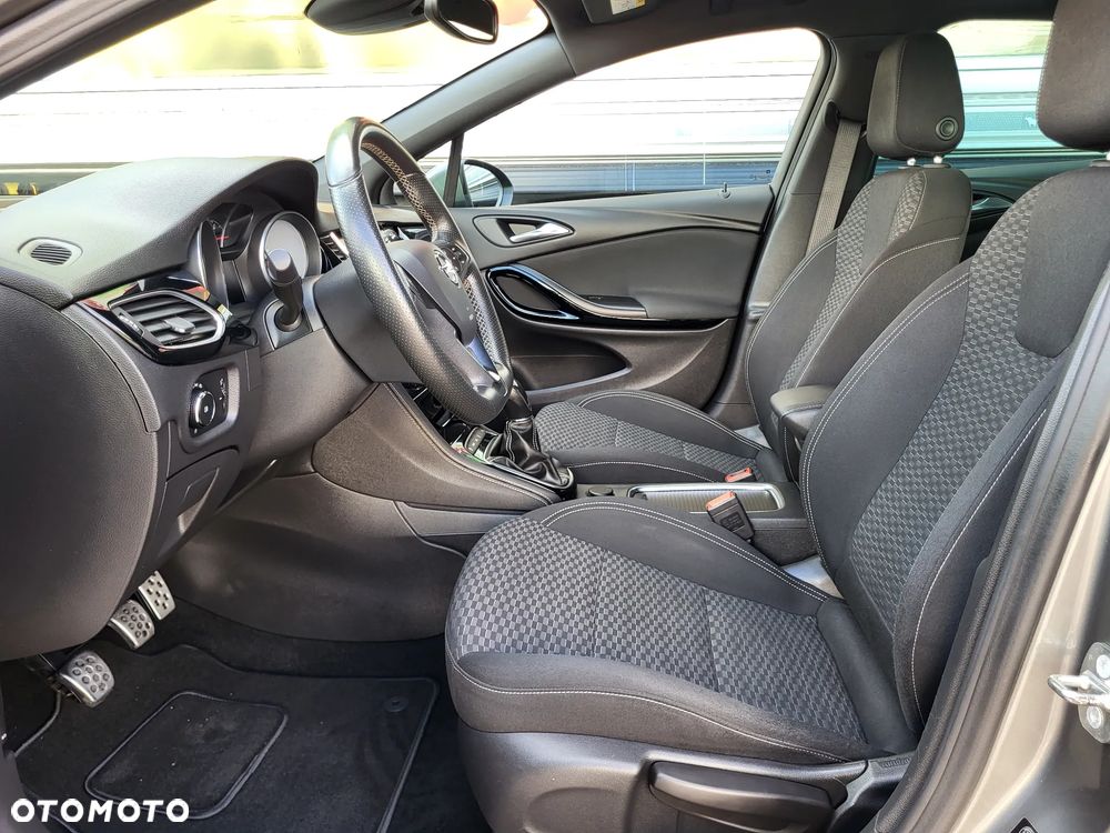 Opel Astra 1.4 Turbo Innovation - 17