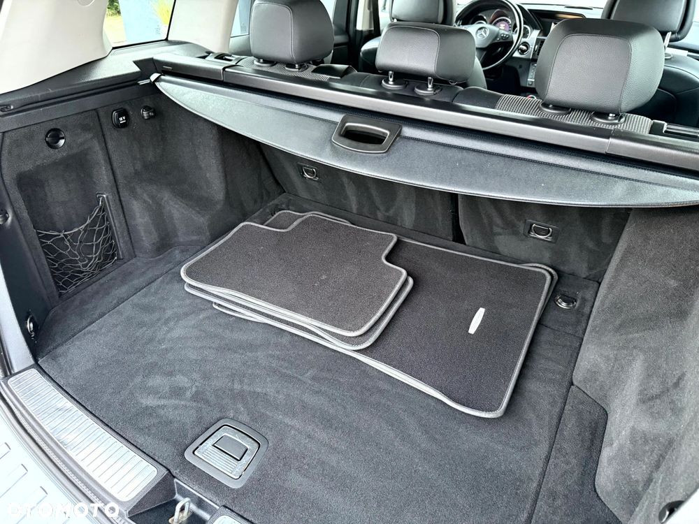 Mercedes-Benz GLK 350 CDI DPF 4Matic 7G-TRONIC SPORT EDITION - 27