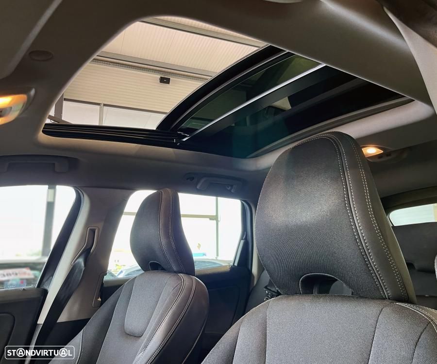 Volvo XC 60 2.0 D4 Momentum Geartronic - 8