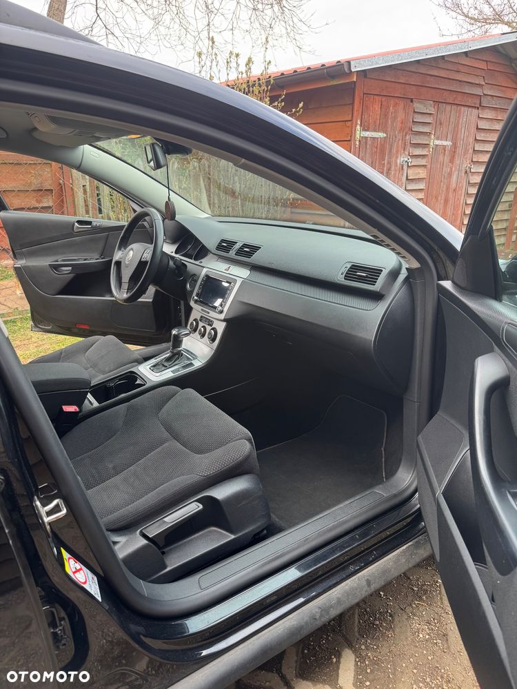 Volkswagen Passat 2.0 TDI DPF DSG Trendline - 10