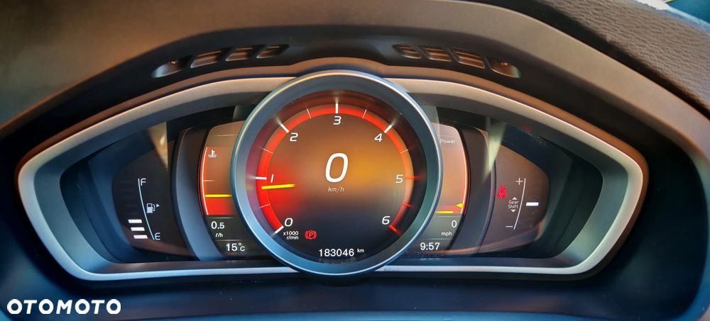 Volvo V40 D3 Drive-E R-Design Kinetic - 12