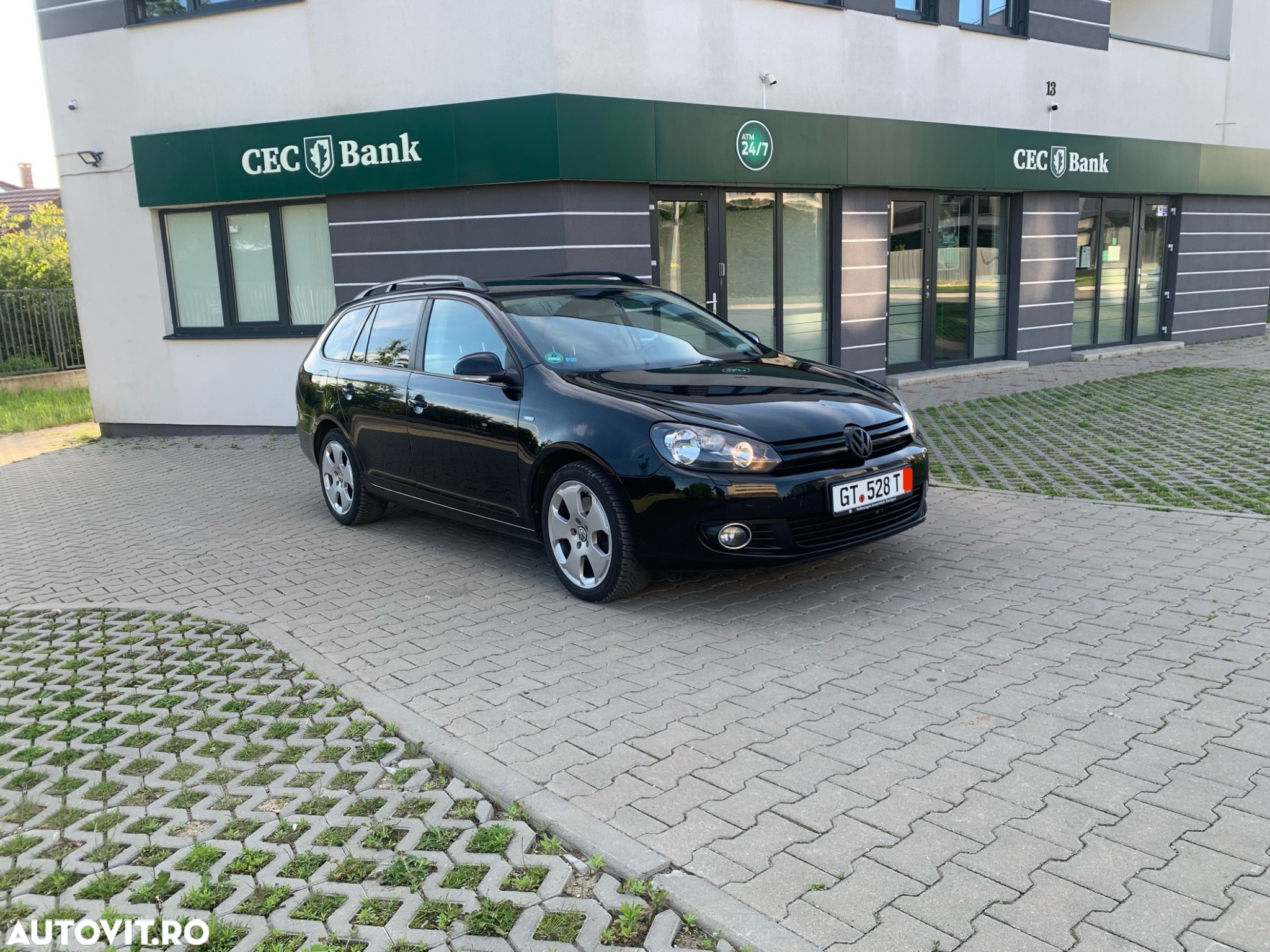 Volkswagen Golf 2.0 TDI DPF BlueMotion Technology MATCH - 5