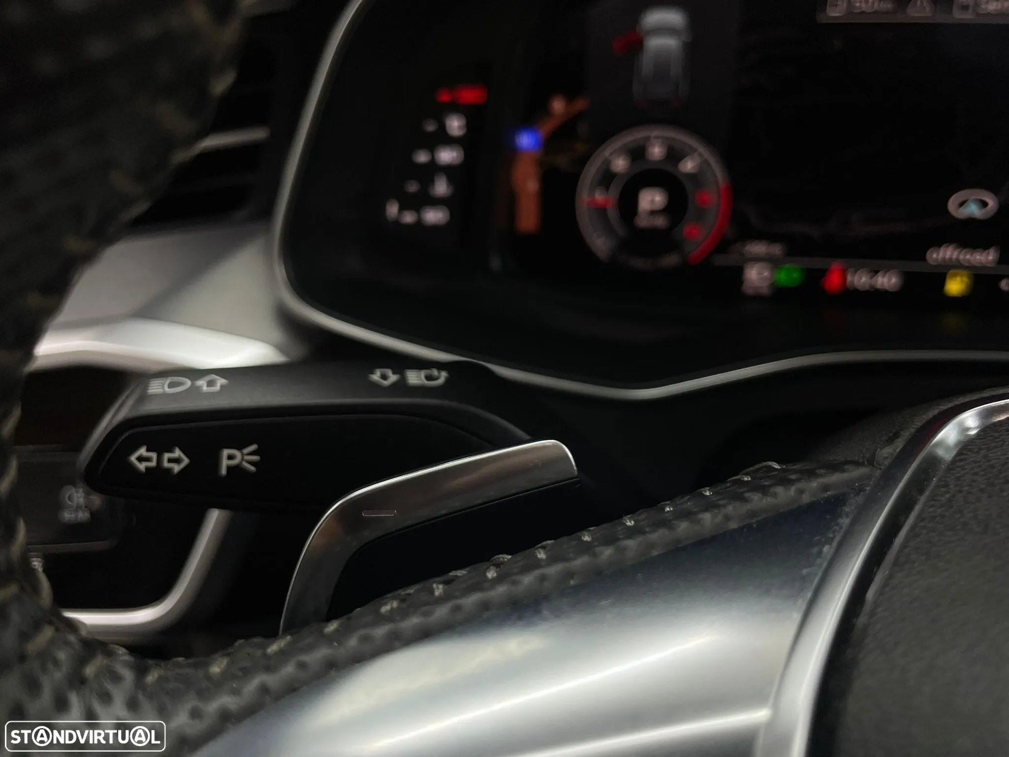 Audi A6 Avant 40 TDI quattro S tronic S line - 33
