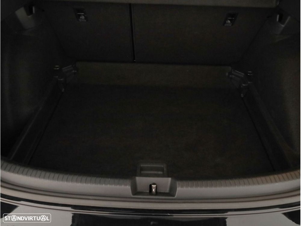 VW Taigo 1.0 TSI Urban DSG - 14