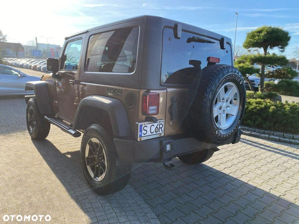 Jeep Wrangler - 5