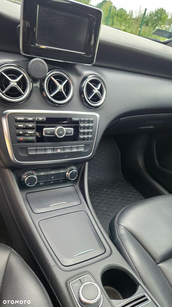 Mercedes-Benz Klasa A 180 (BlueEFFICIENCY) 7G-DCT - 30