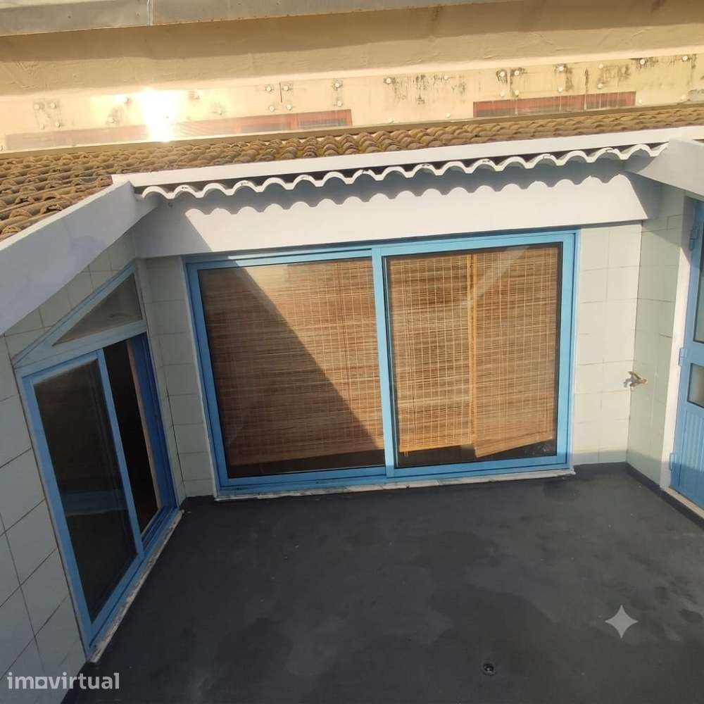 Apartamento T2 com terraço, varanda e 3 casas de banho - Grande imagem: 3/43