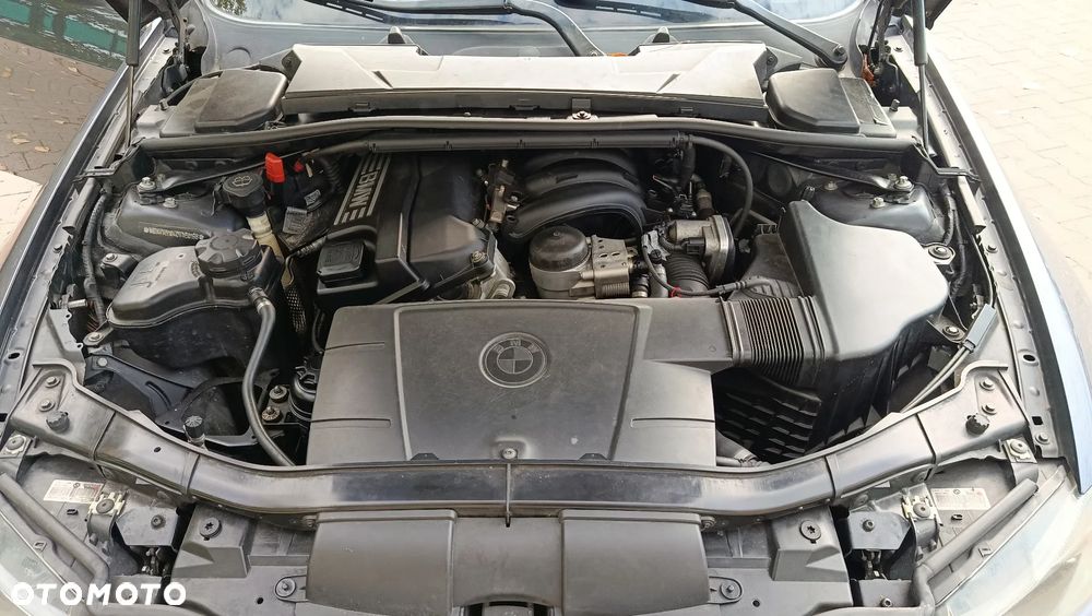 BMW Seria 3 318i - 12