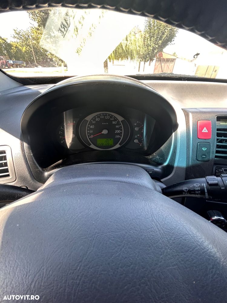 Hyundai Tucson 2.0 CRDI VGT GLS 2WD MT CLASSIC - 8
