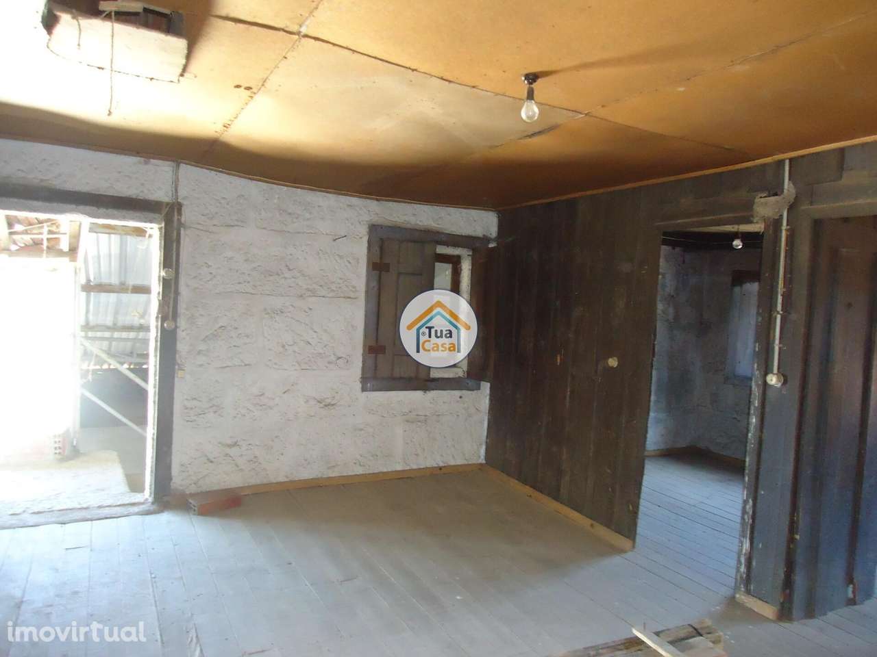 Moradia T2 para Remodelação com Áreas Brutais em Magarelos, Viseu - Grande imagem: 5/18