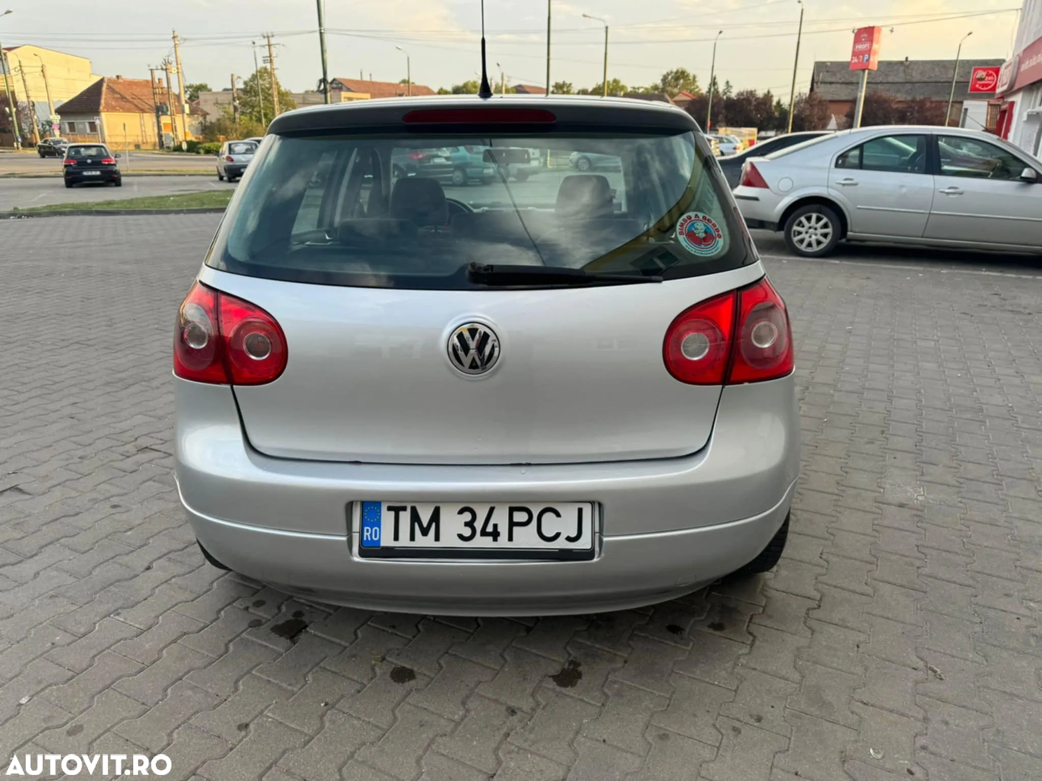 Volkswagen Golf - 6