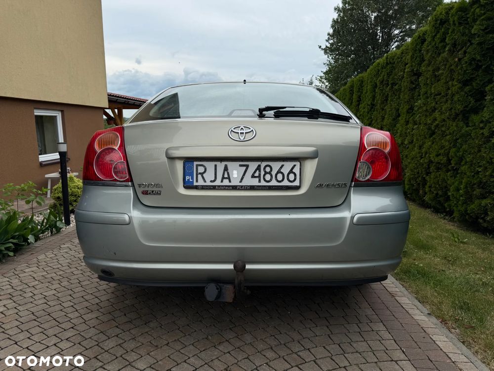 Toyota Avensis 1.8 VVT-i Sol - 5