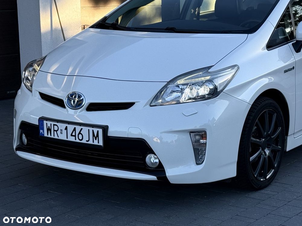 Toyota Prius (Hybrid) Executive - 36