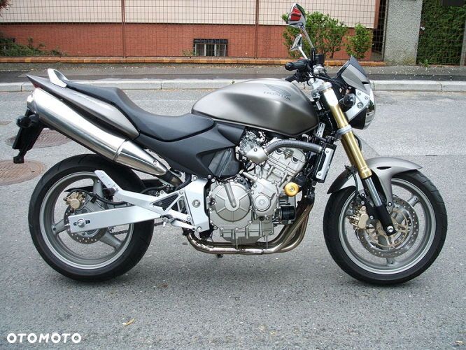 HONDA HORNET 600 PC36 owiewka osłona boczek zbiornik silnik zawieszenie set podnóżek swap siedzenie chłodnica regulator moduł przełącznik przekaźnik licznik wiązka tłumik czasza wypełnienie licznik gaźnik silnik stelaż - 1