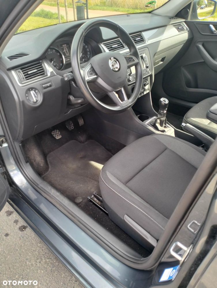 Skoda RAPID 1.2 TSI Ambition - 11