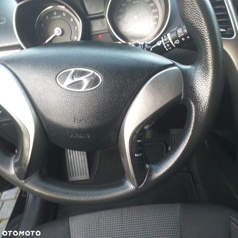 Hyundai i30 1.4 Intro Edition - 15