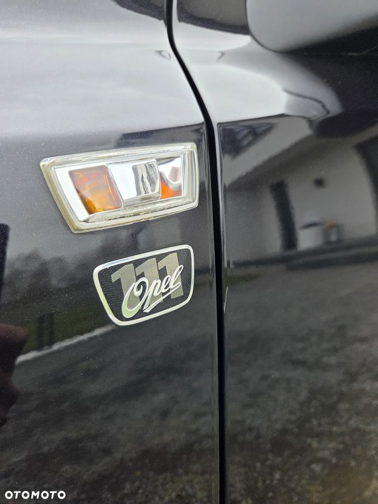 Opel Astra 1.6 Edition 111 Jahre - 24