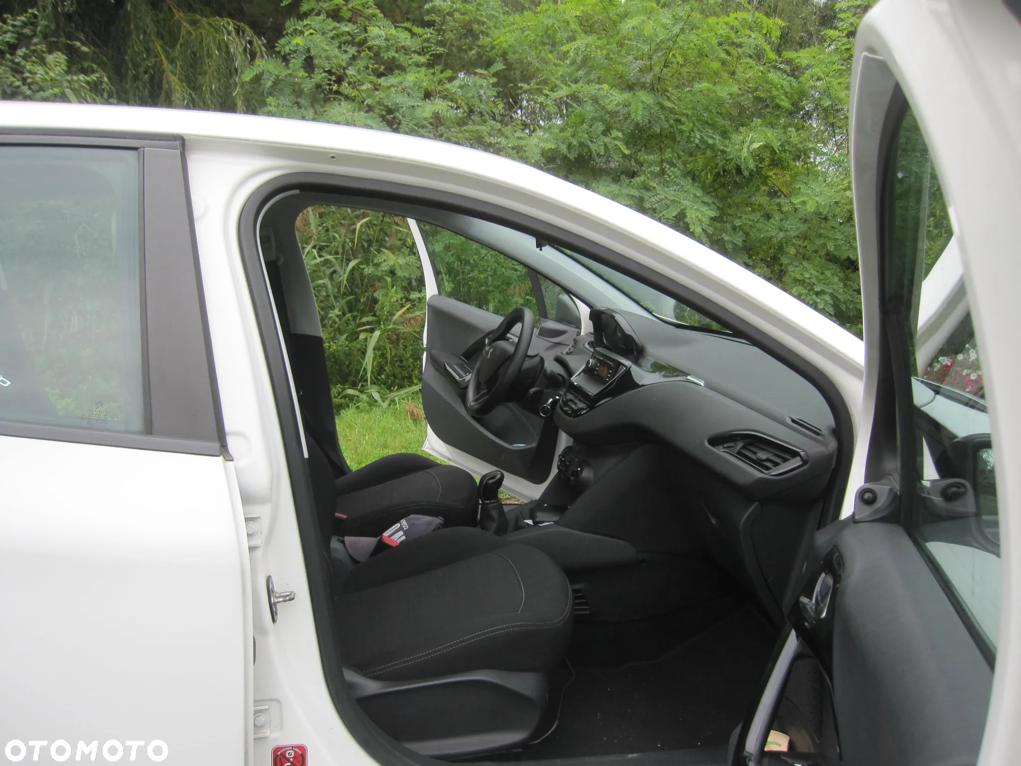 Peugeot 208 1.6 BlueHDi Allure S&S - 6