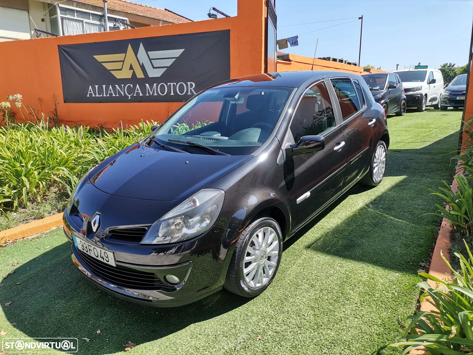 Renault Clio 1.5 dCi Dynamique S - 1