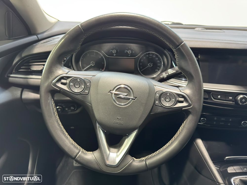 Opel Insignia Grand Sport 1.6 CDTi Business Edition — fotografia 13