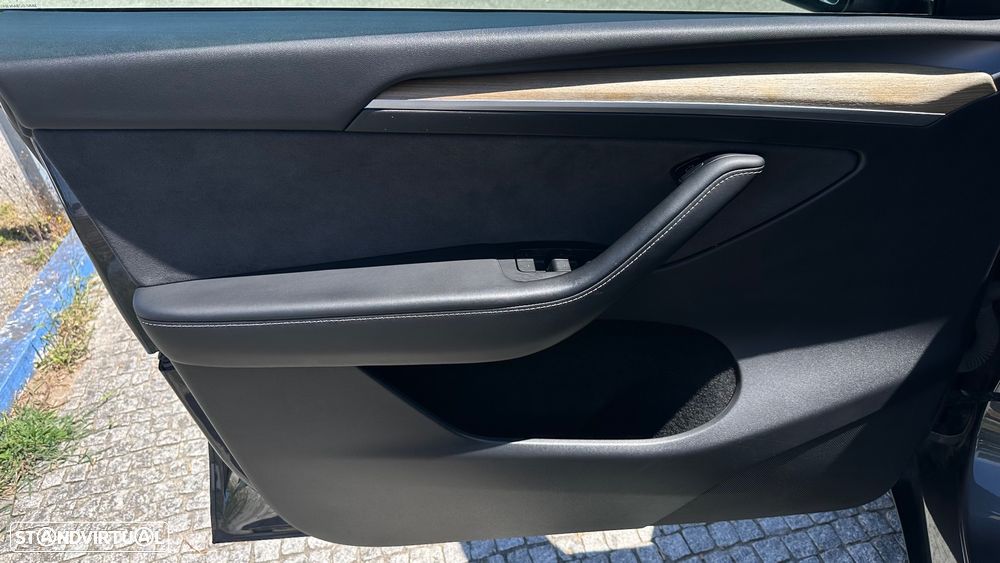 Tesla Model Y Long Range Tração Integral - 20