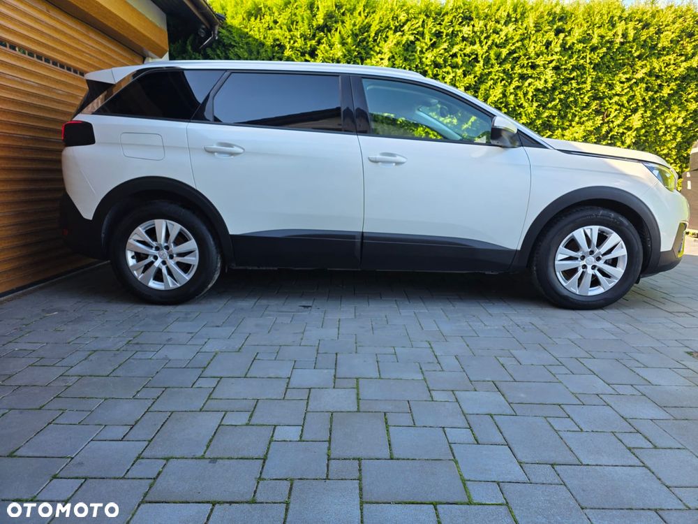 Peugeot 5008 - 8