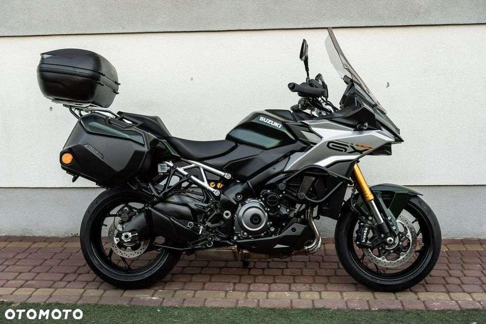 Suzuki GSX - 3